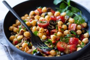 Fit,And,Healthy,Beautifully,Colourful,Vegetarian,Chickpea,Salad,With,Pepper,